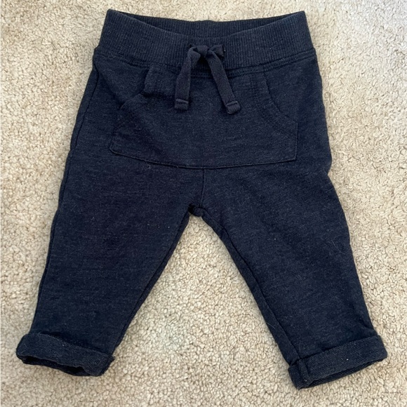4 pairs of pants bundle! - Picture 4 of 4